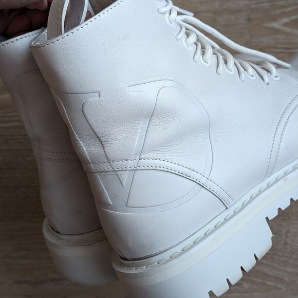 Valentino Garavani White VLogo Signature Ankle Combat Boots, size EU 38/ US 8 - Picture 5 of 10
